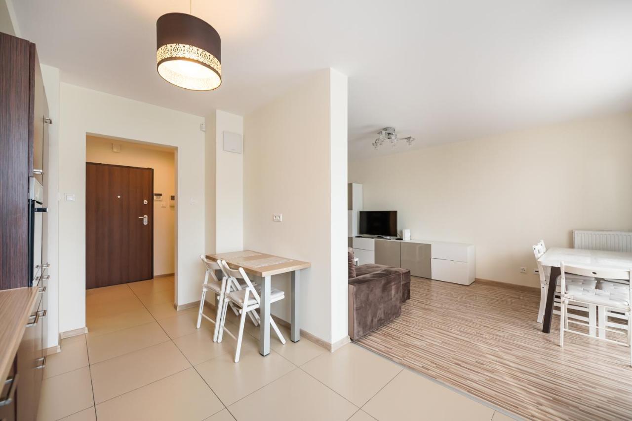 Metro Kondratowicza Spacious Apartment Warsaw Exterior photo