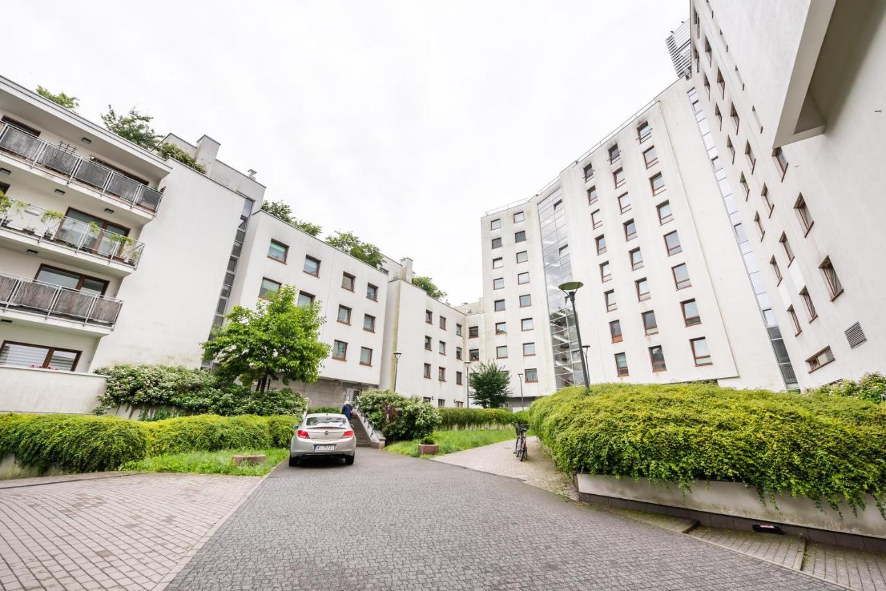 Metro Kondratowicza Spacious Apartment Warsaw Exterior photo