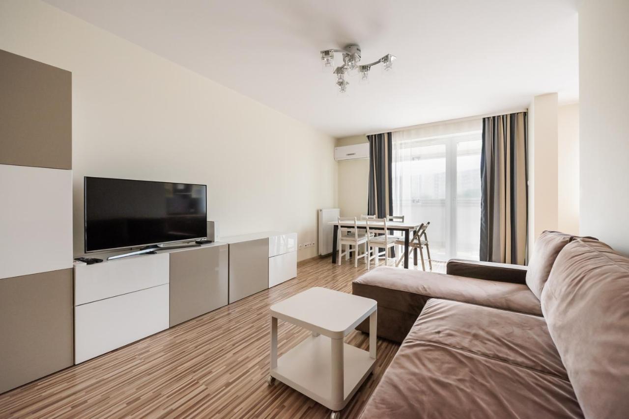 Metro Kondratowicza Spacious Apartment Warsaw Exterior photo